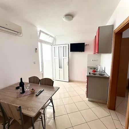 Antunovic * Baška Voda